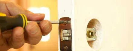Affordable Locksmith Services Chicago, IL 312-288-7582 - 24-hour-lock-key-01